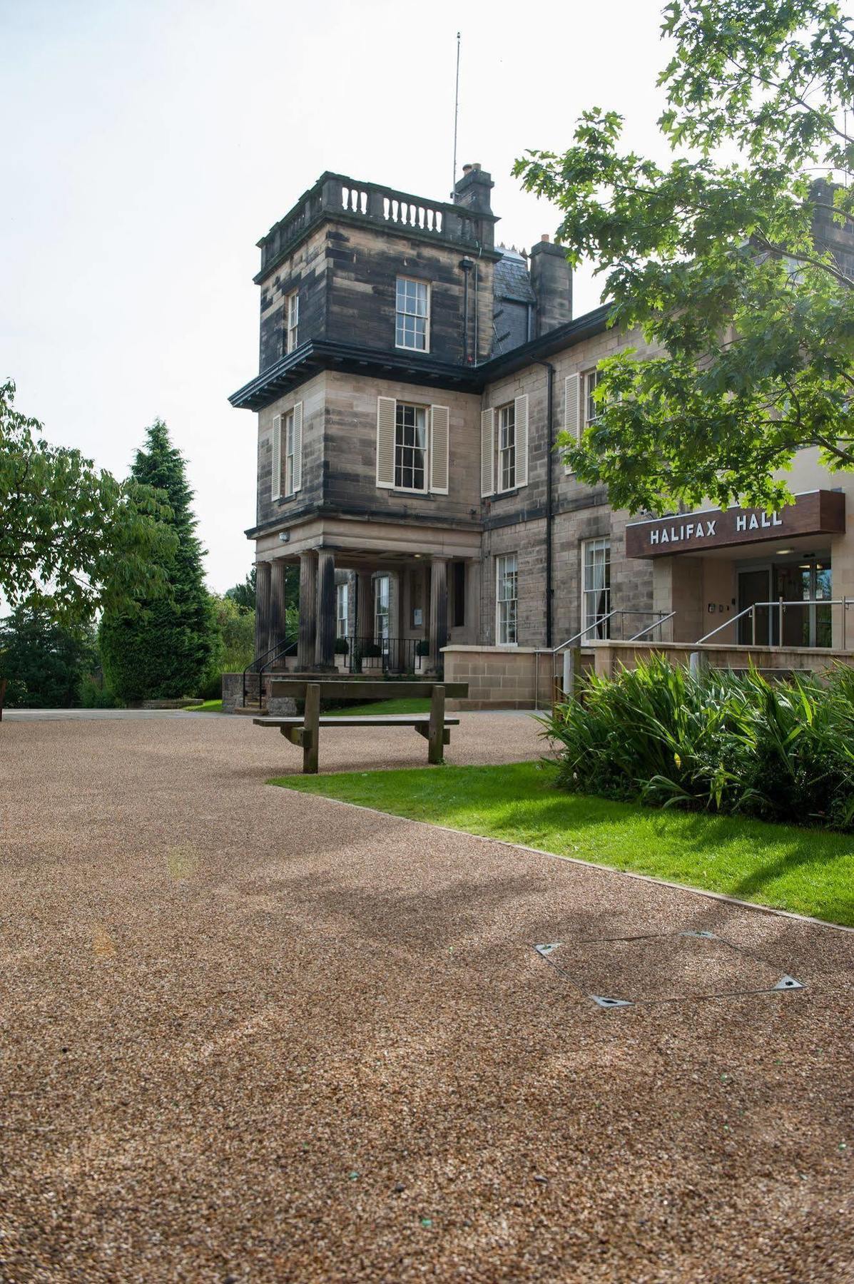 Hotel Halifax Hall 4*